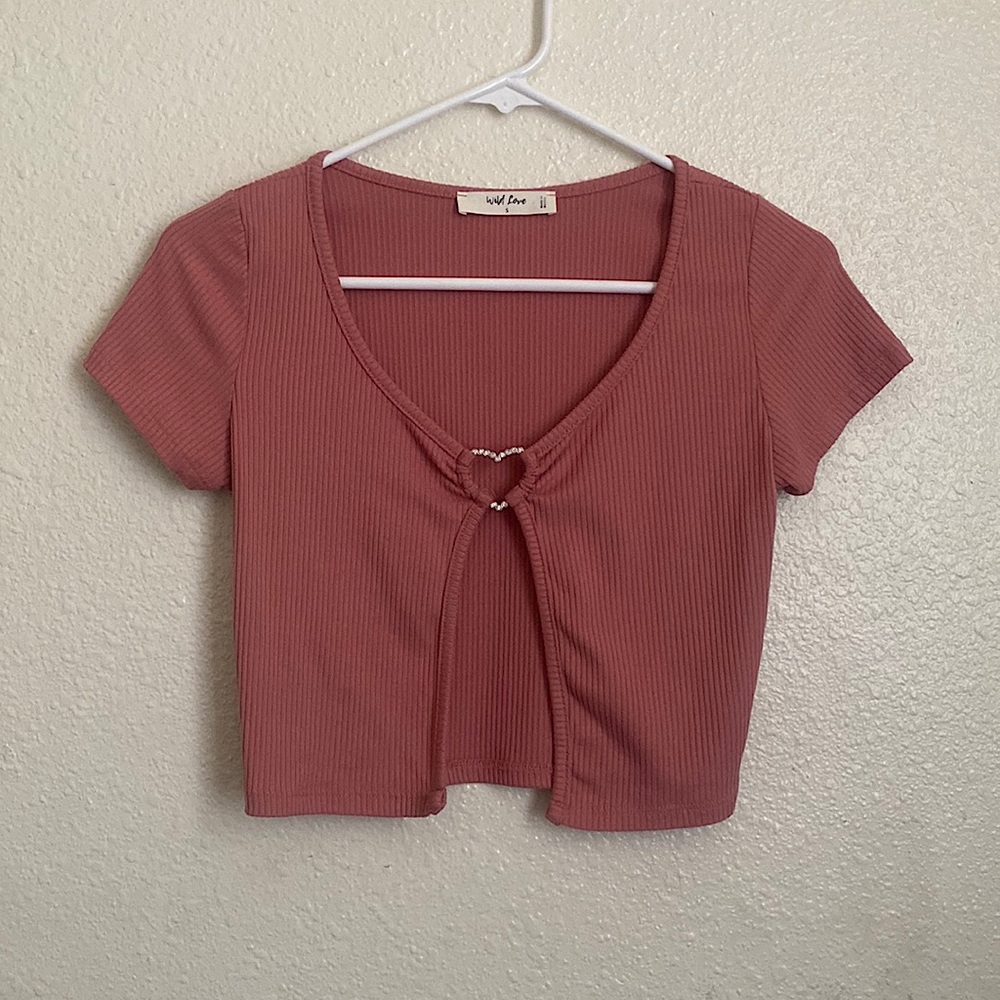 NWOT • Pink Ribbed Open-Front Top With Rhinestone Heart 💕
